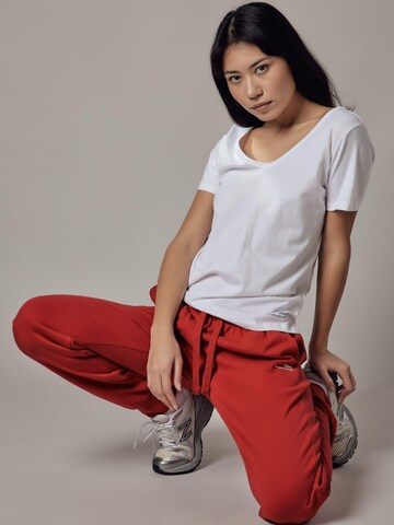 regular Pantaloni 'Felpati' di OWN Off With Nature in rosso
