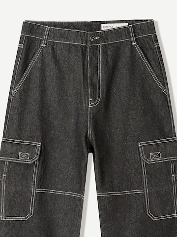 Bershka Baggy Cargojeans i sort