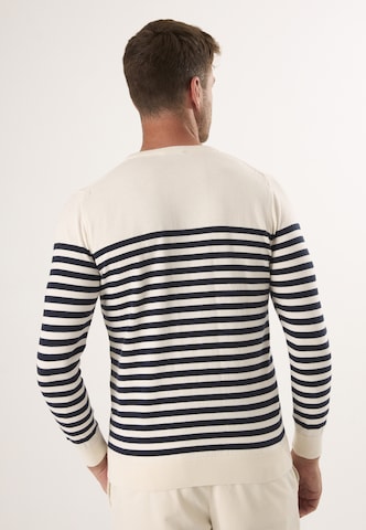 Felix Hardy Sweater in White