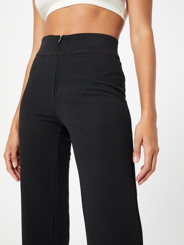 évasé Pantalon 'VICTORIA' Y.A.S en noir