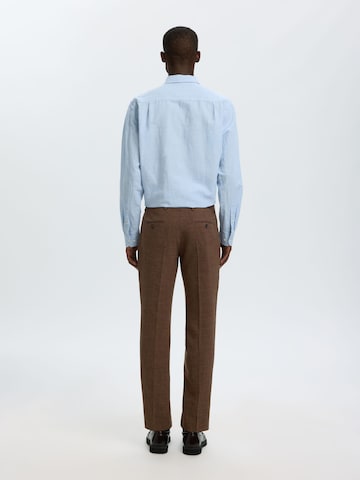 Slimfit Pantaloni con pieghe 'SLHOasis' di SELECTED in marrone