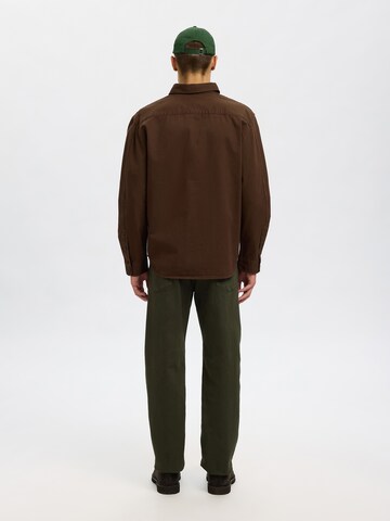 SELECTED Regular fit Button Up Shirt 'SLHTRAVIS' in Brown
