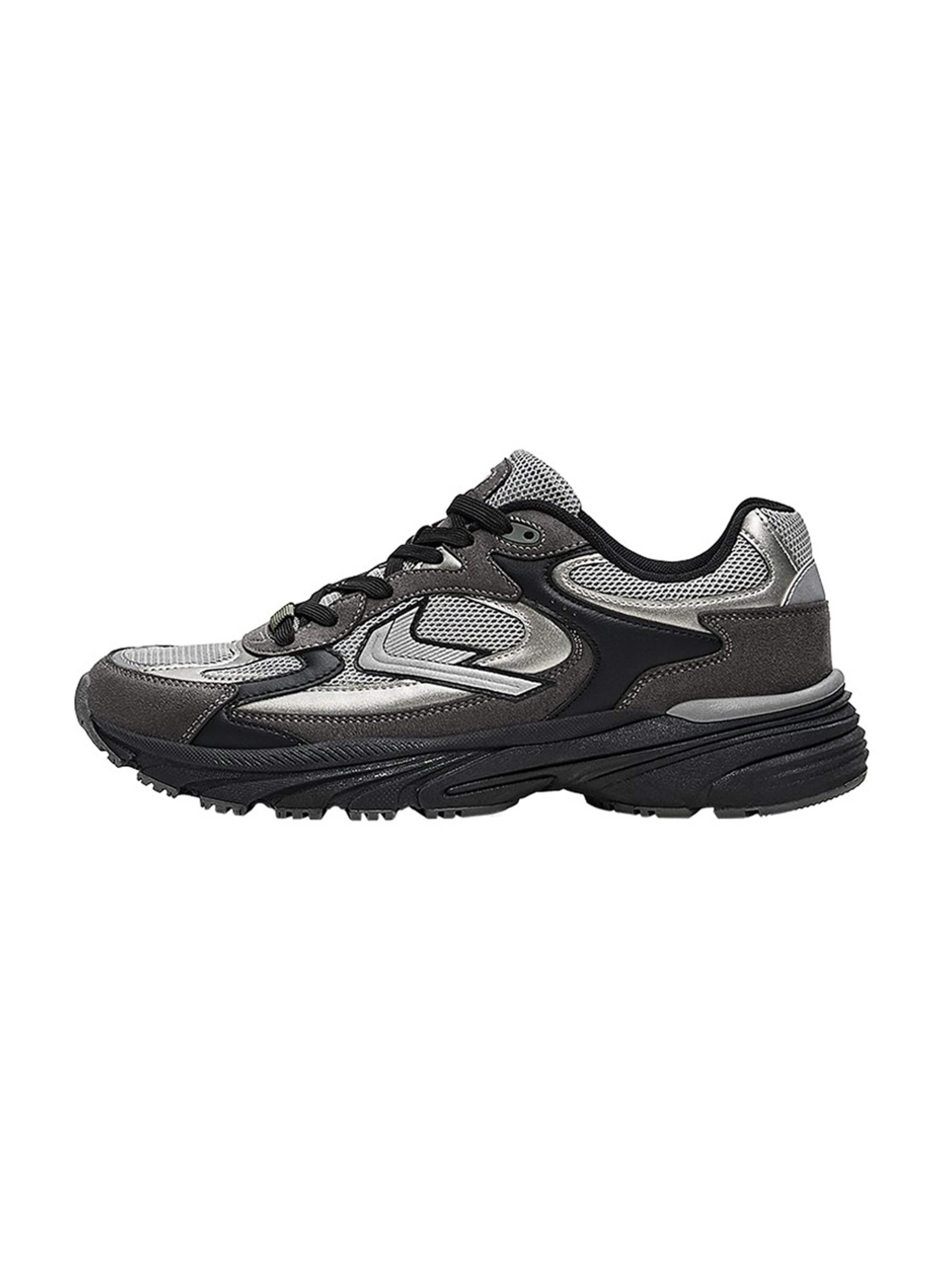 Sneaker low 'DEPORTIVO 29' de la Bershka pe negru