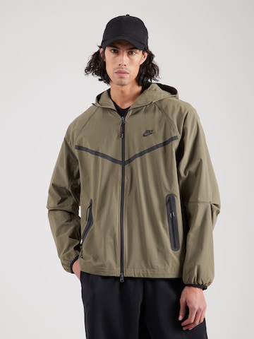 Giacca di mezza stagione 'Tech' di Nike Sportswear in verde: frontale