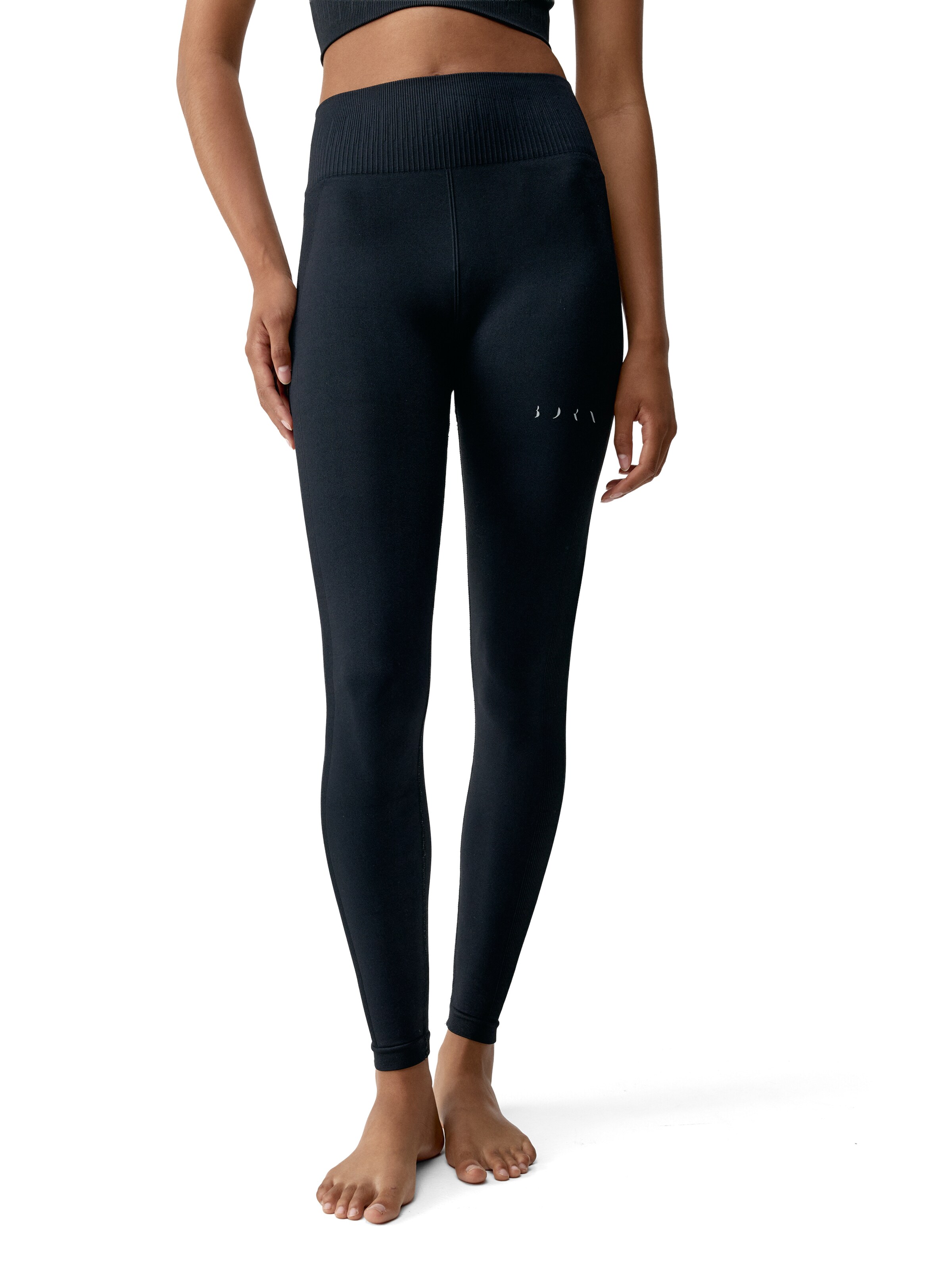 Born Living Yoga Skinny Sportbroek ' Naia ' in Zwart: voorkant