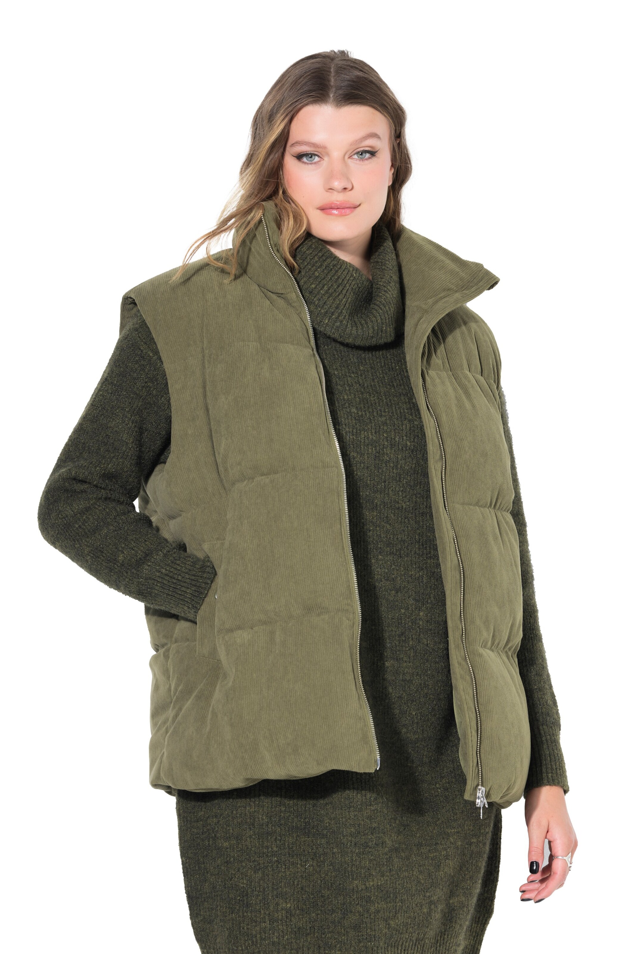 Studio Untold Vest in Green: front