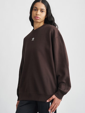ADIDAS ORIGINALS Μπλούζα φούτερ 'Essentials' σε καφέ: μπροστά