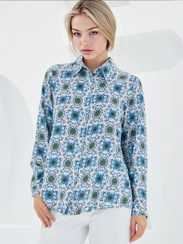 Bigdart Blouse in Blue: front