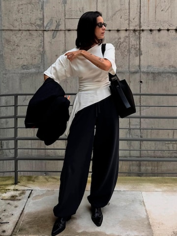 Bershka Shirt in White: front