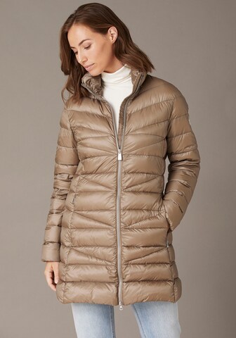 JUNGE Between-Season Jacket in Brown: front