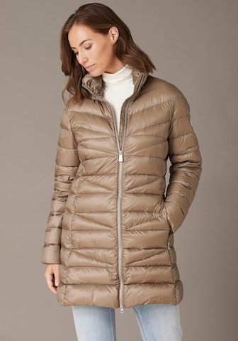 JUNGE Between-Season Jacket in Brown: front