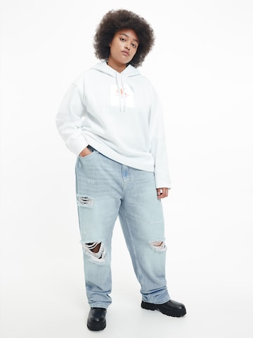 Sweat-shirt Calvin Klein Jeans Curve en blanc