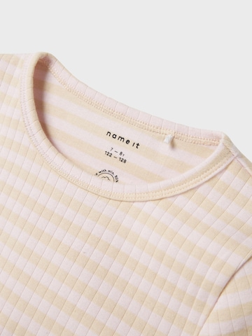 Haut 'NKFSuraja' NAME IT en rose