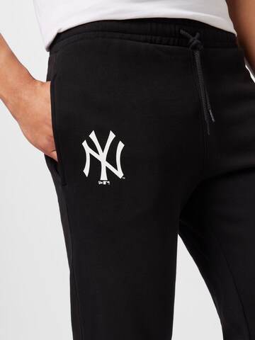 NEW ERA Regular Pants in Black