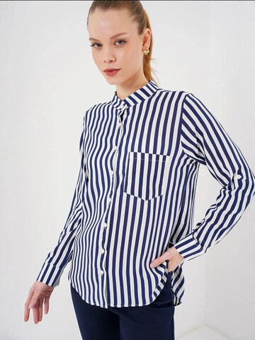 Bigdart Blouse in Blauw: voorkant