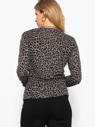 SASSYCLASSY Shirt in Bruin