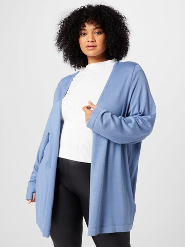 Cardigan 'Farsia' KAFFE CURVE en bleu : devant