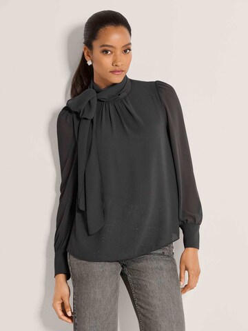 MADELEINE Blouse in Grijs: voorkant