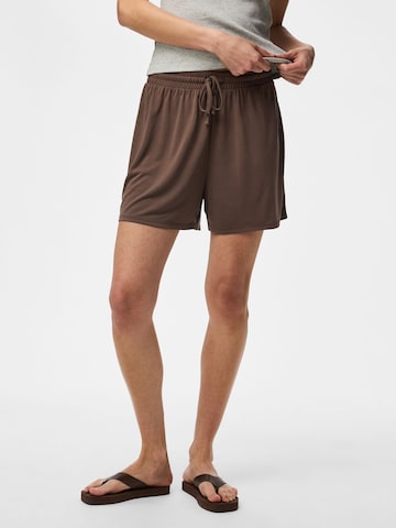 PIECES Regular Pants in Brown: front