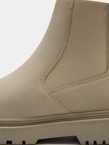 Pull&Bear Chelsea boots in Beige