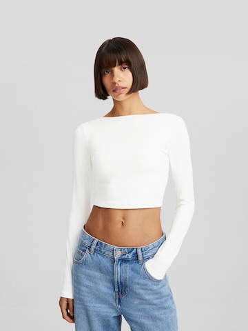 T-shirt Bershka en blanc : devant