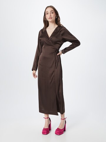 Monki Dress in Brown: front