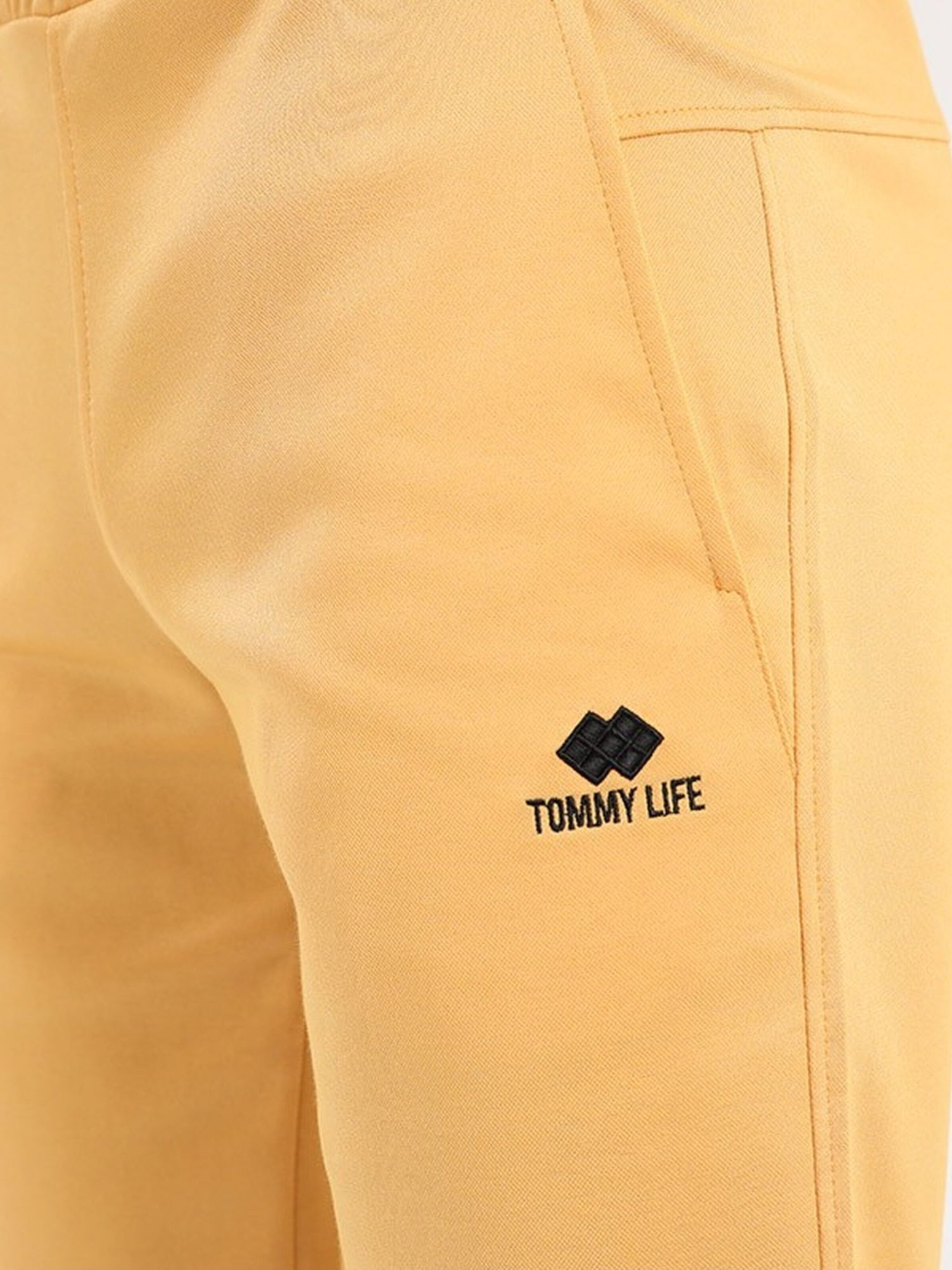 Tommy Life Regular Pants in Yellow