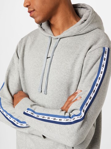 Nike Sportswear Sweatshirt in Grijs