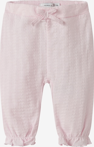 NAME IT Tapered Housut 'NBFFREE' värissä vaaleanpunainen: etupuoli