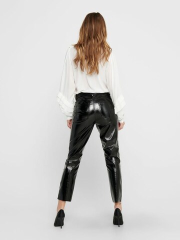 Coupe slim Pantalon 'Emily' ONLY en noir