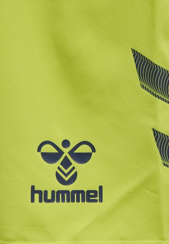 Hummel Regular Sportshorts in Blau