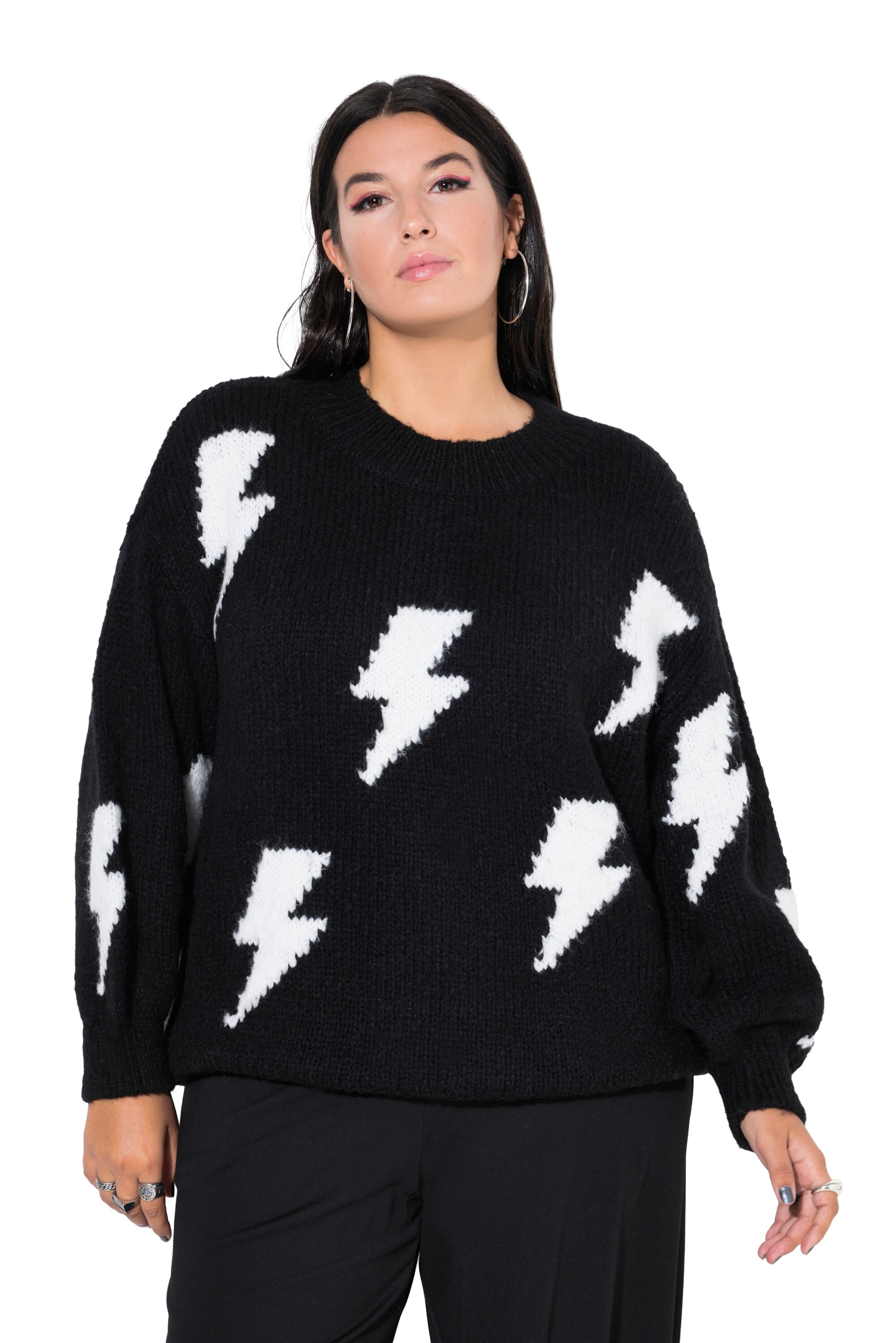 Studio Untold Sweater in Black: front