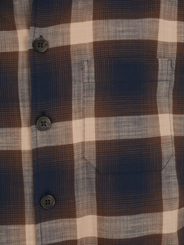 By Garment Makers - Ajuste regular Camisa 'Storm' en marrón