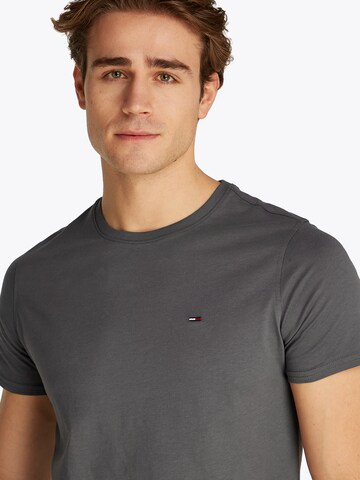 Tommy Jeans - Camiseta en gris
