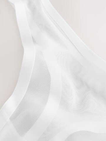 String Next en blanc