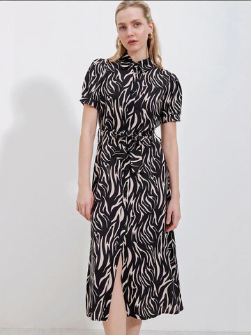 Abito camicia di Bigdart in beige: frontale