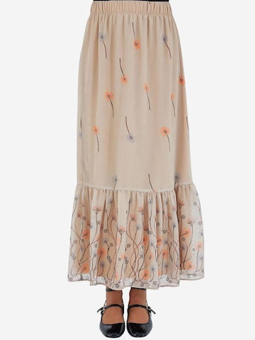 Bigdart Skirt in White: front