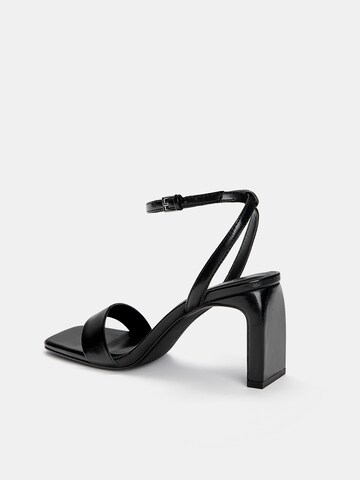 Pull&Bear Sandale in Schwarz