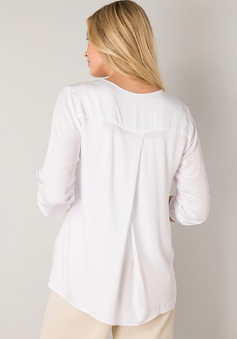 BASE LEVEL Blouse in White