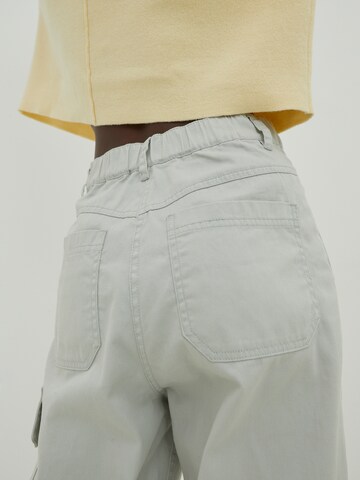 EDITED Regular Cargo Pants 'Kaia' in Grey