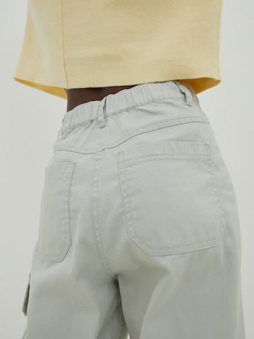 EDITED Regular Cargo trousers 'Kaia' in Grey