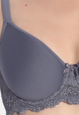 Invisible Soutien-gorge 'Classic lace' sassa en bleu