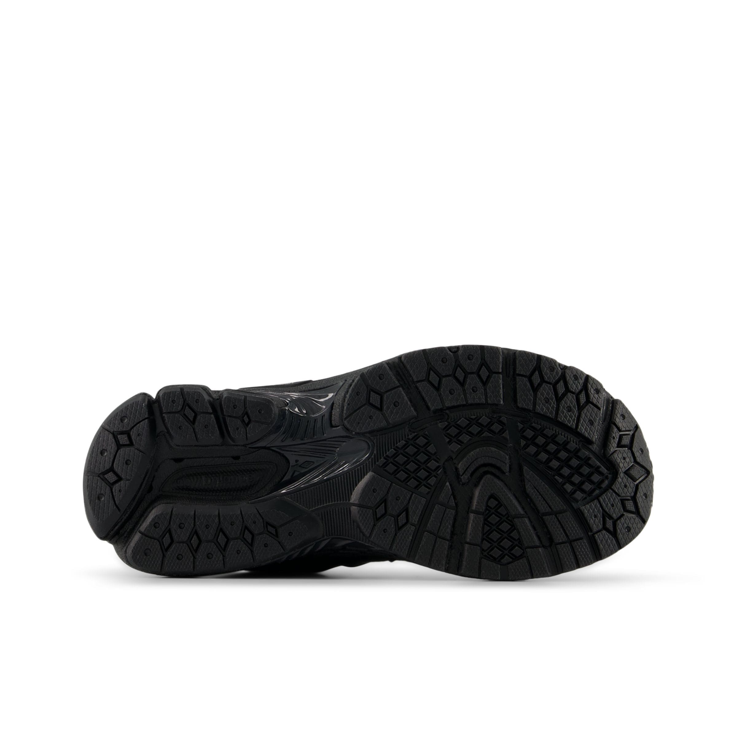 new balance Sneaker '2002' in Schwarz