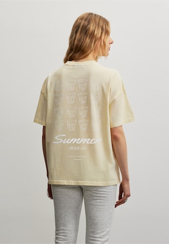 Pegador - Camiseta 'Solana' en amarillo: frente