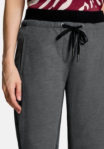 Loosefit Pantaloni di Betty & Co in grigio