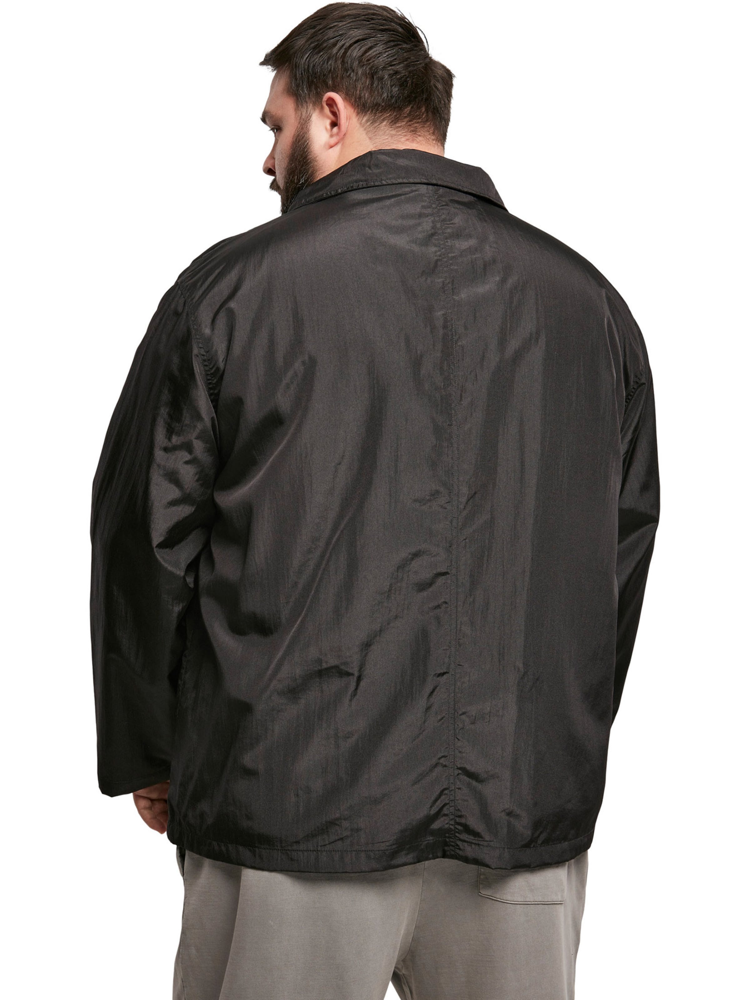 Urban Classics Демисезонная куртка в Черный