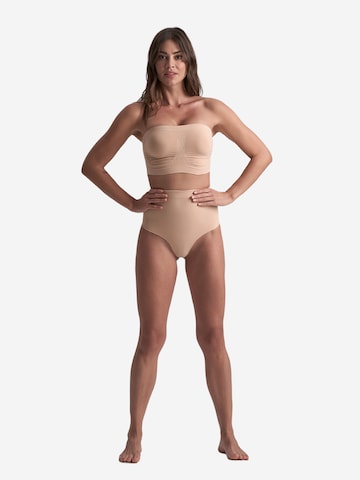 Slip scultant 'Soft Touch Seamless Mid Waist Thong' Bye Bra en beige