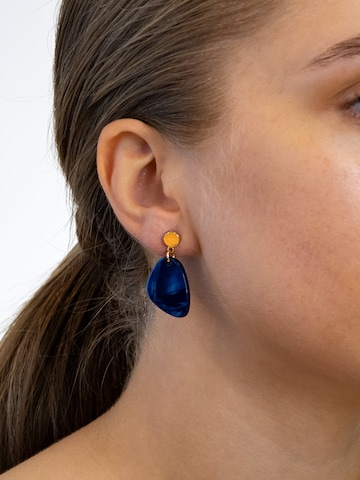 Fräulein Wunder Earrings 'Acetat Amy' in Blue: front