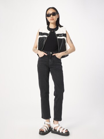 Coupe slim Jean Gina Tricot en noir