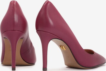 Kazar Pumps in Red